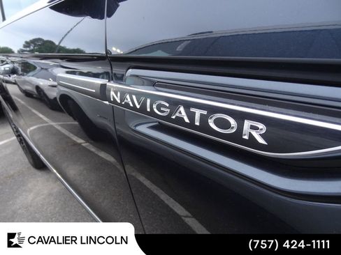 Used 2021 Lincoln Navigator Black Label AWD/4WD image 13
