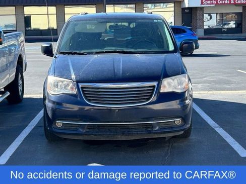 Used 2016 Chrysler Town & Country Touring FWD image 2