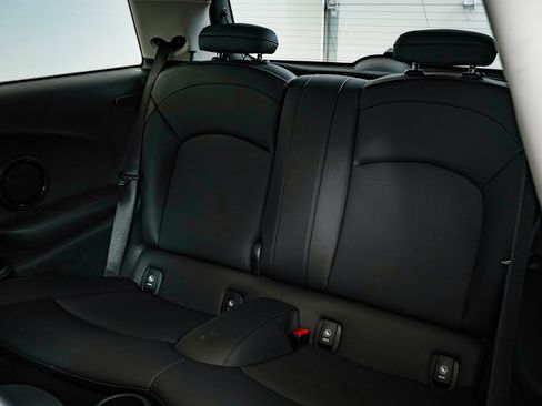 Used 2023 MINI Cooper SE image 40