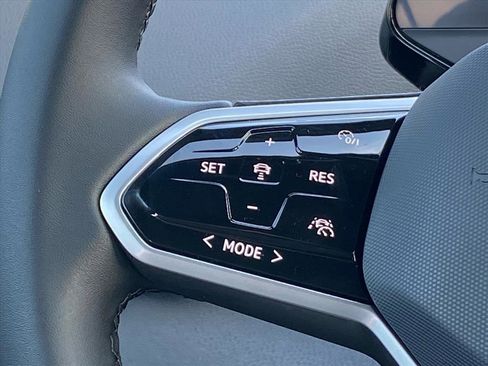 Certified 2023 Volkswagen ID.4 Pro image 5