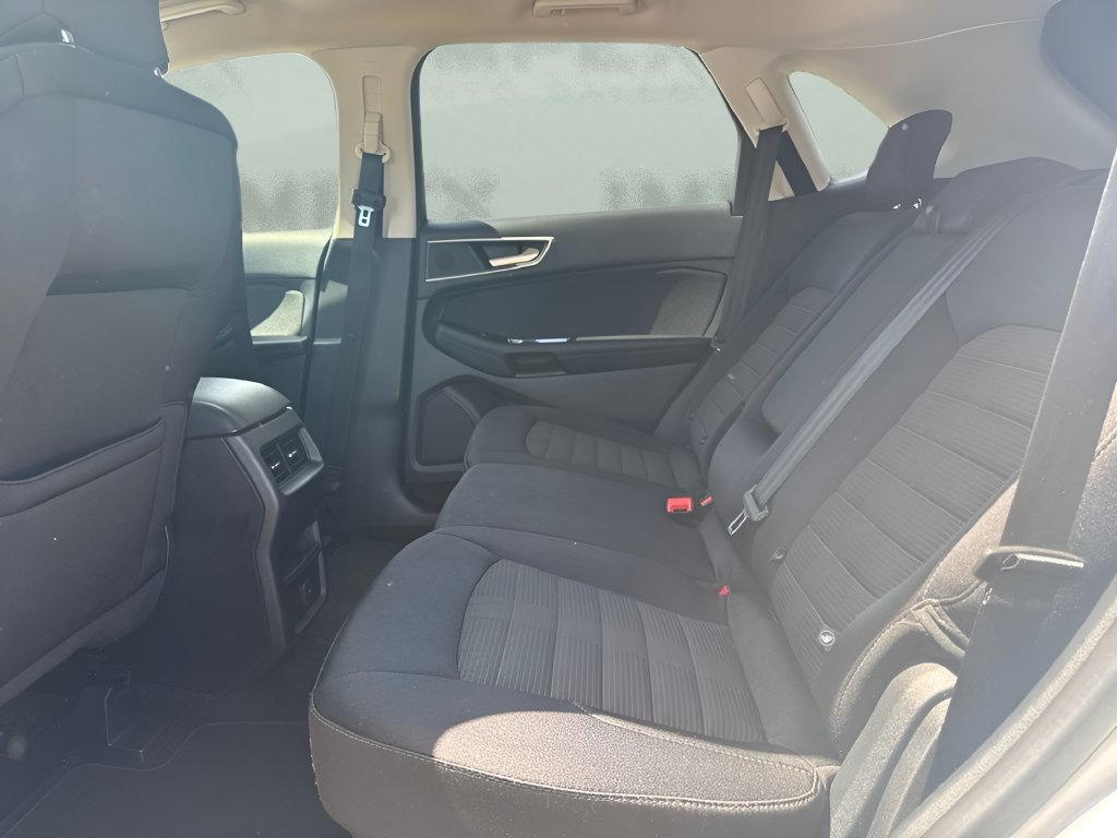 Used 2018 Ford Edge SEL FWD image 11