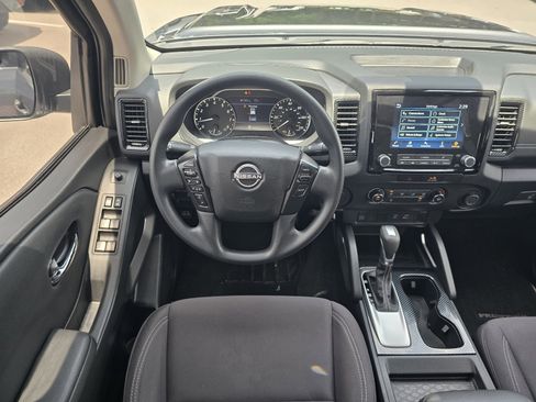 Used 2022 Nissan Frontier SV RWD image 16