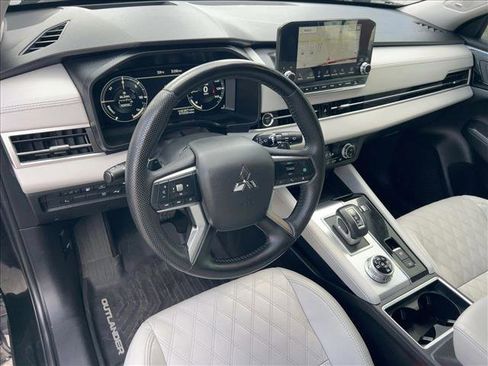 Used 2023 Mitsubishi Outlander SEL image 10