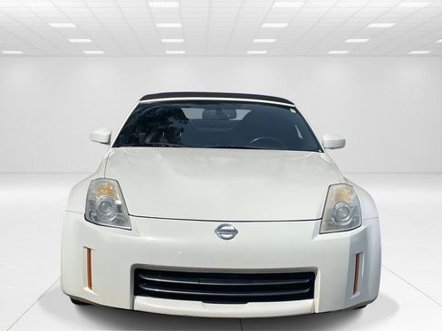 Used 2007 Nissan 350Z Touring RWD image 3