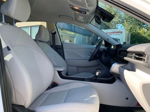 Used 2025 Hyundai Kona SEL image 36