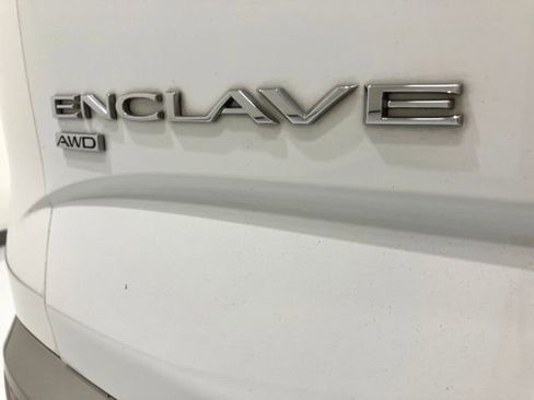 Used 2020 Buick Enclave Essence image 22