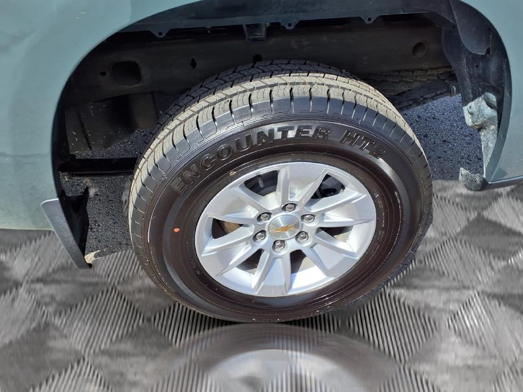 Used 2025 Chevrolet Silverado 1500 LT AWD/4WD image 23