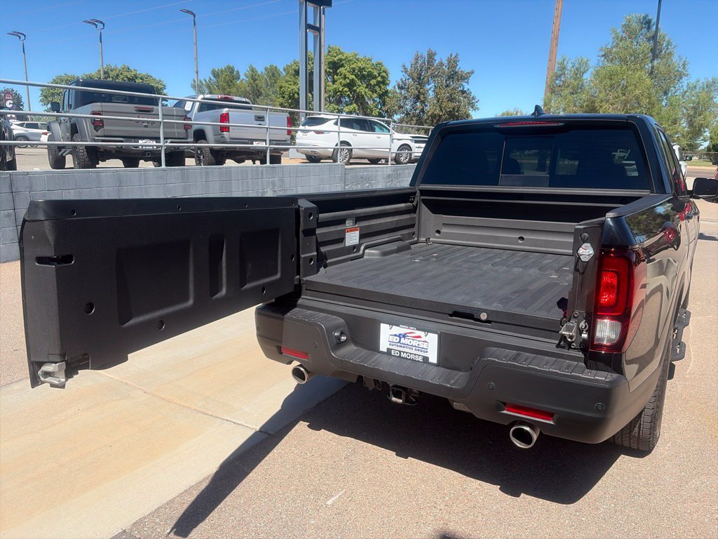 Used 2025 Honda Ridgeline Black Edition image 12