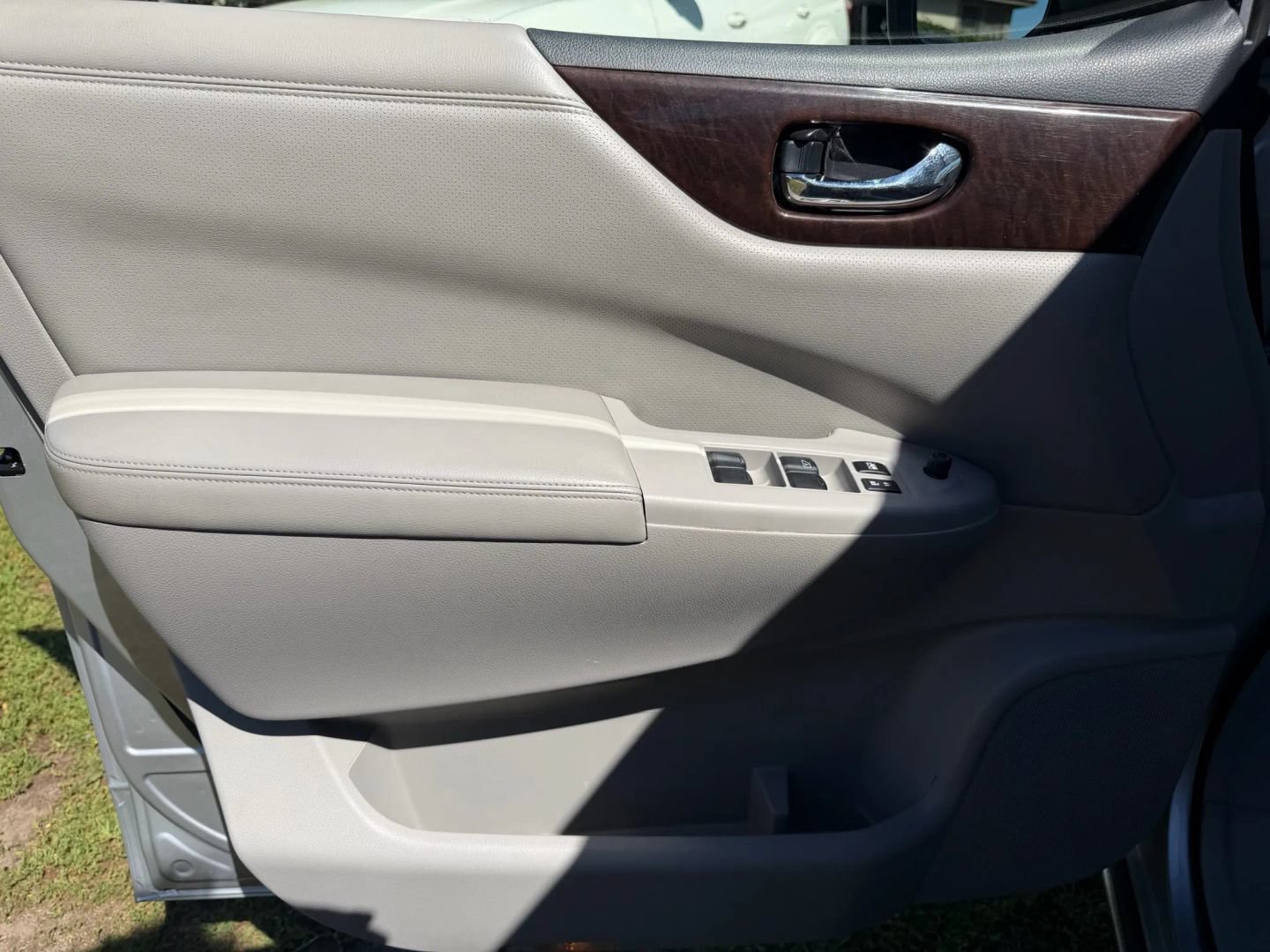 Used 2013 Nissan Quest S FWD image 25