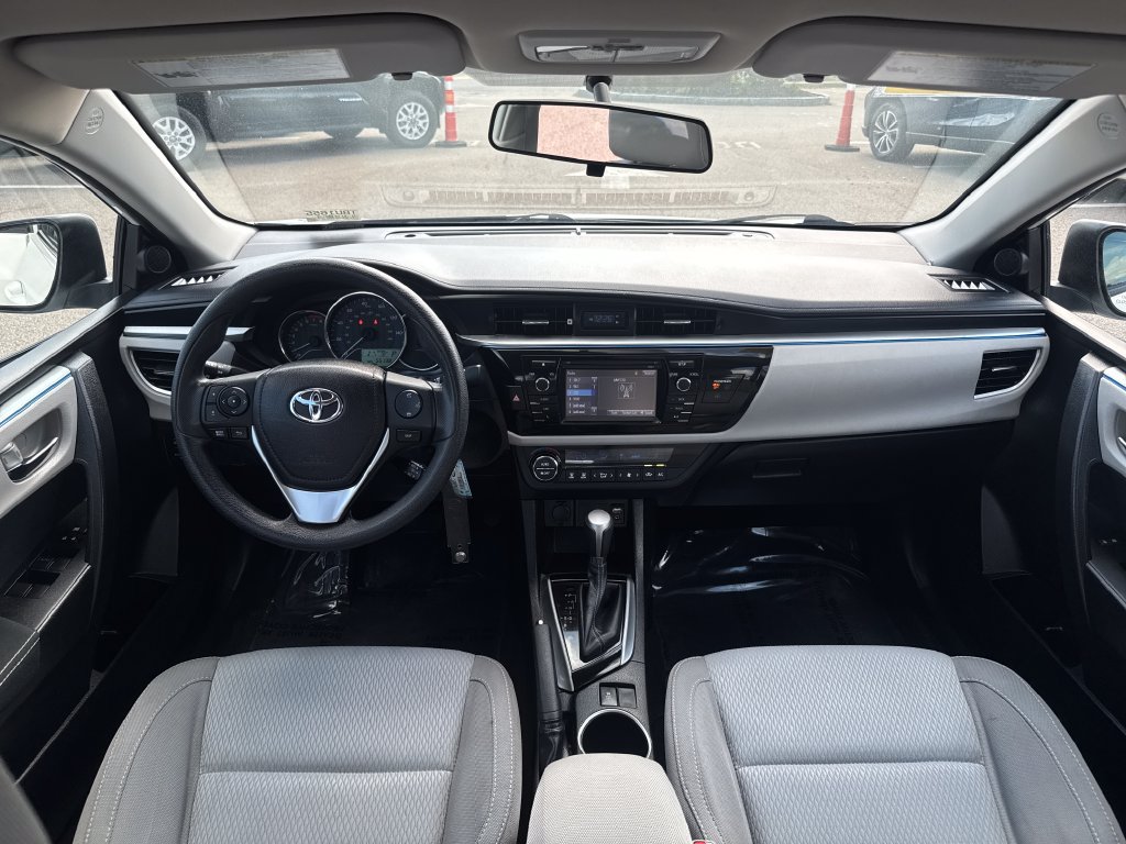 Used 2016 Toyota Corolla LE FWD image 10