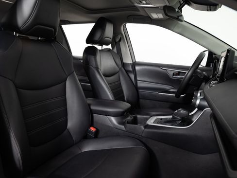 Used 2022 Toyota RAV4 XLE Premium AWD/4WD image 28