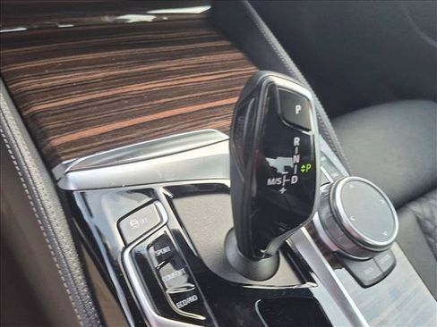 Used 2021 BMW 530i w/ M Sport Package RWD image 4