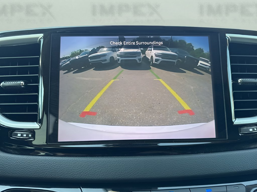 Used 2023 Chrysler Pacifica Touring-L FWD image 19