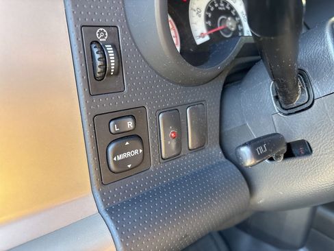 Used 2007 Toyota FJ Cruiser 4WD image 8