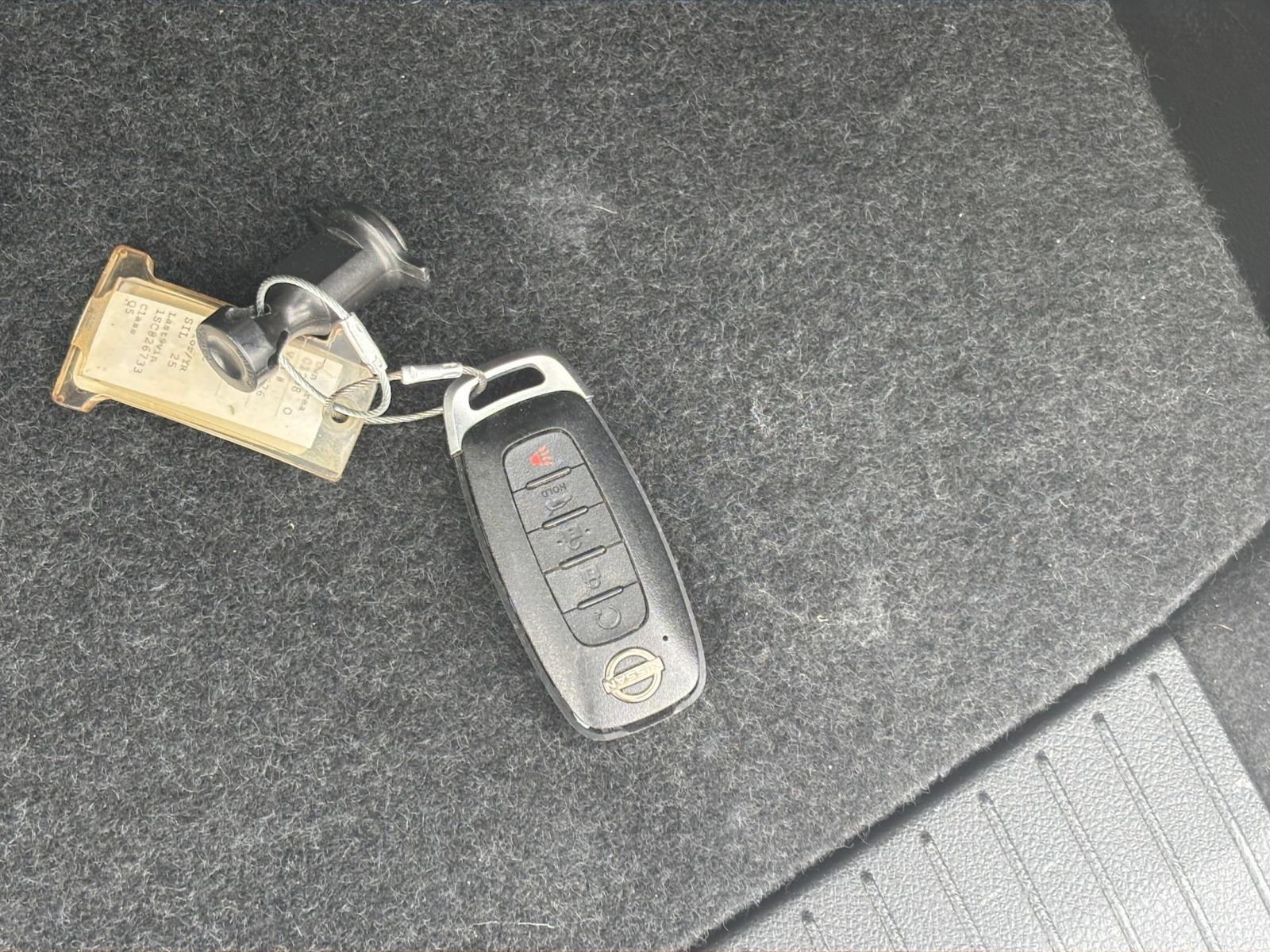 Used 2025 Nissan Rogue SV FWD image 24