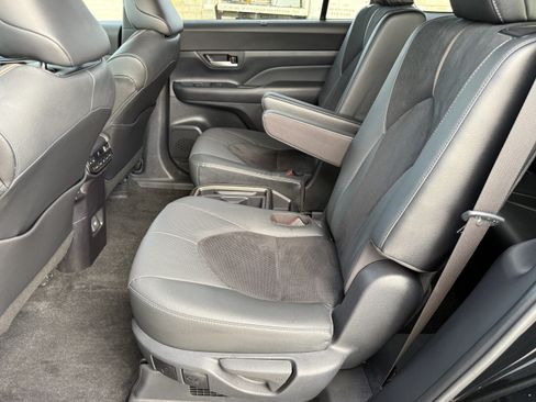 Used 2026 Toyota Grand Highlander AWD Hybrid image 31