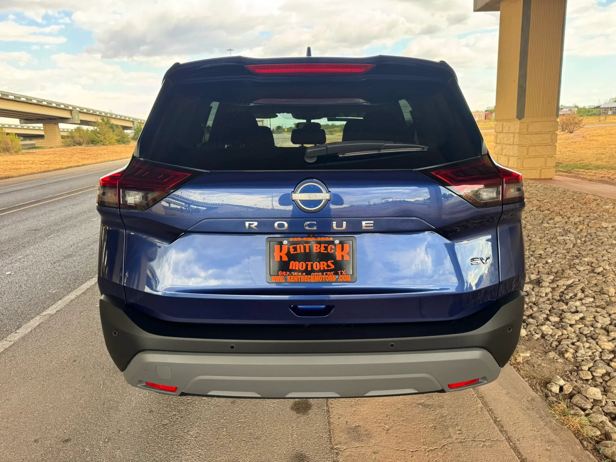 Used 2023 Nissan Rogue SV FWD image 4