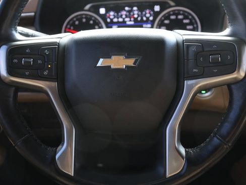 Used 2021 Chevrolet Suburban Premier image 19