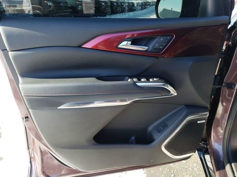 Used 2024 Chevrolet Traverse RS image 10