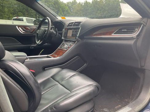 Used 2017 Lincoln Continental Reserve FWD image 11