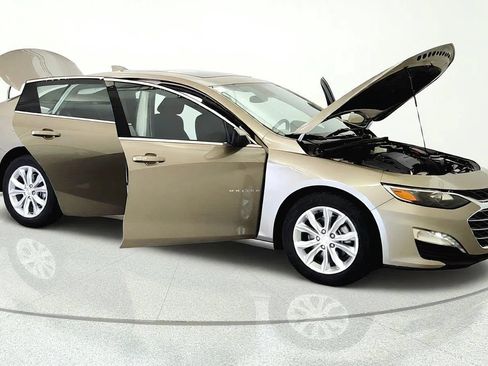 Used 2024 Chevrolet Malibu LT FWD image 7