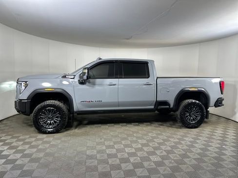 Used 2024 GMC Sierra 2500 AT4X image 6