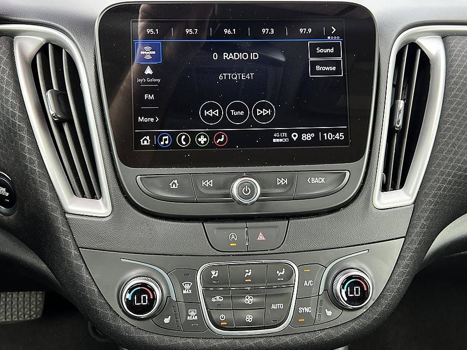 Used 2025 Chevrolet Malibu LT FWD image 24