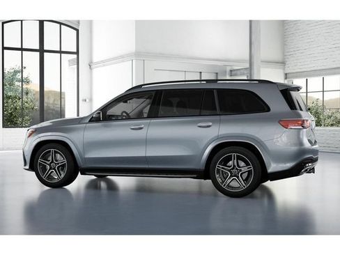 Used 2026 Mercedes-Benz GLS 450 4MATIC image 32