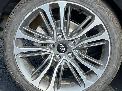 Used 2016 Hyundai Veloster Turbo w/ Option Group 04 FWD image 6