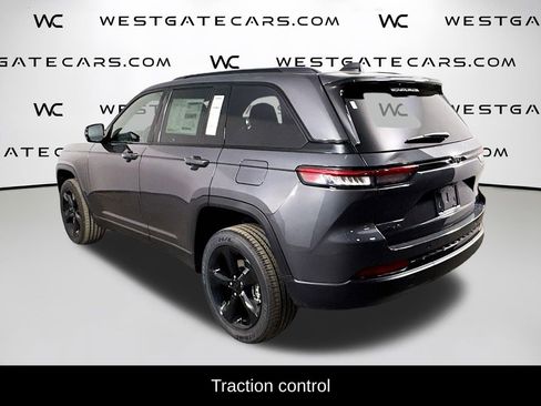 New 2025 Jeep Grand Cherokee Altitude image 5