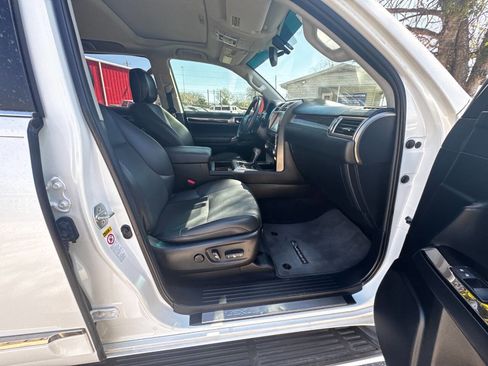 Used 2014 Lexus GX 460 image 36