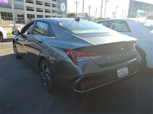Certified 2025 Hyundai Elantra SEL image 5