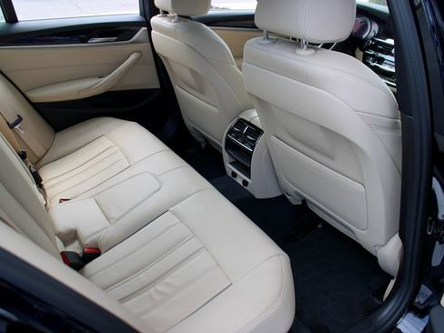 Used 2017 BMW 530i RWD image 23