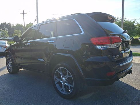 Used 2019 Jeep Grand Cherokee Overland AWD/4WD image 4