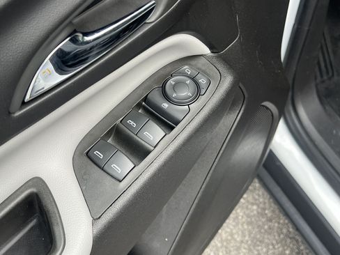 Used 2024 Chevrolet Equinox LS w/ LS Convenience Package FWD image 14