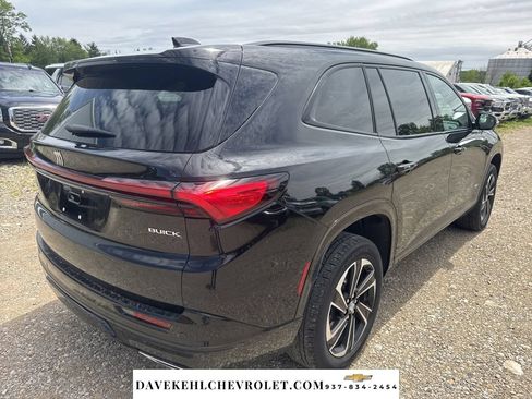 Used 2025 Buick Enclave Sport Touring w/ Power Package AWD/4WD image 5