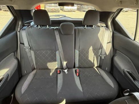 Used 2020 Nissan Kicks S image 29