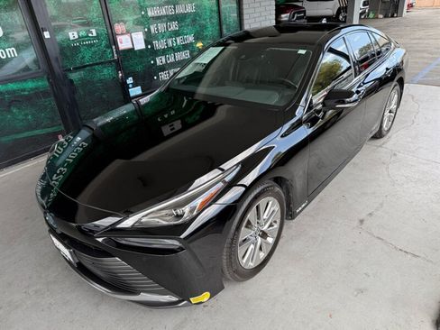 Used 2022 Toyota Mirai w/ Advanced Technology Package RWD image 3