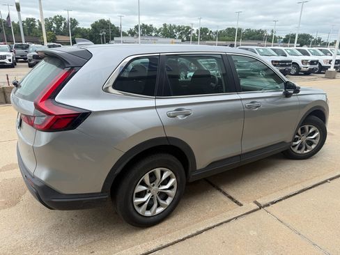 Used 2023 Honda CR-V LX image 5