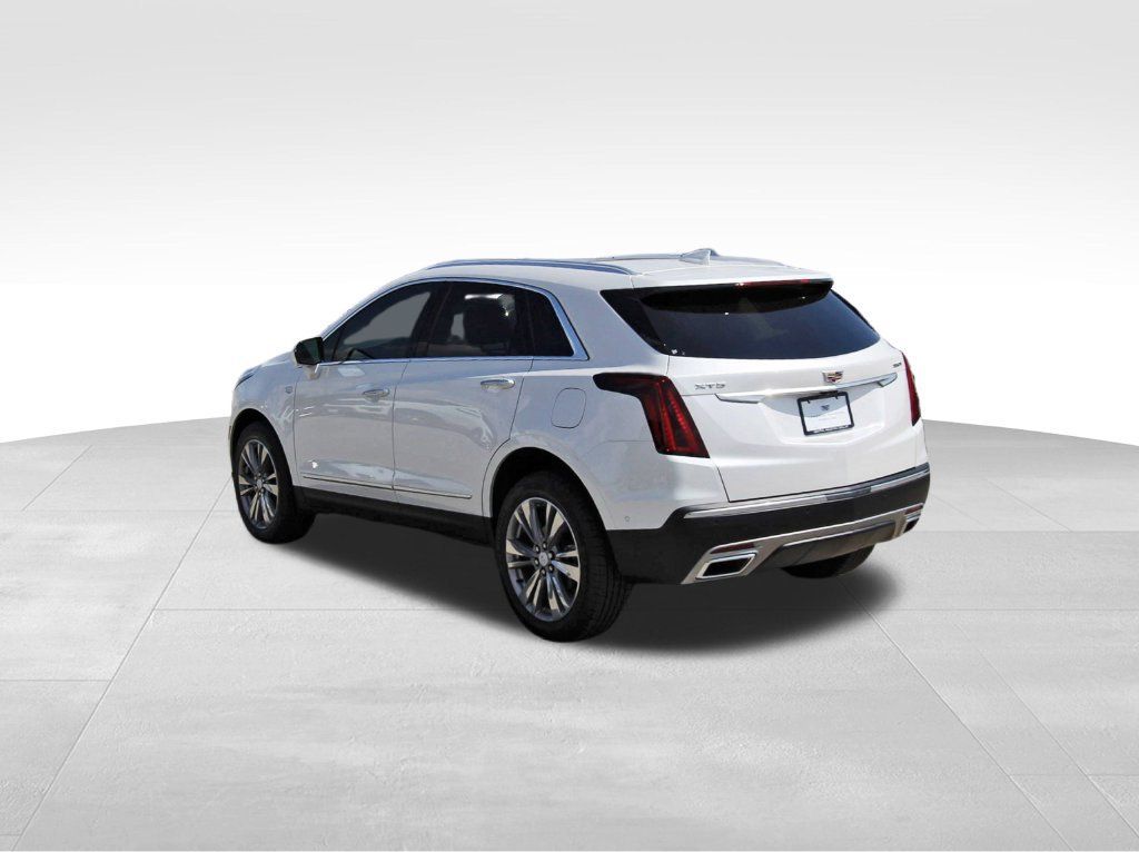 Used 2026 Cadillac XT5 Premium Luxury w/ Driver Assist Package FWD image 3