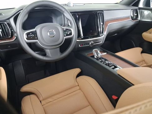 Used 2026 Volvo V60 B5 Cross Country Ultra w/ Climate Package AWD/4WD image 22