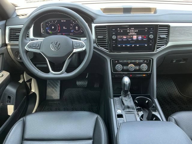 Used 2023 Volkswagen Atlas Cross Sport SE FWD image 12