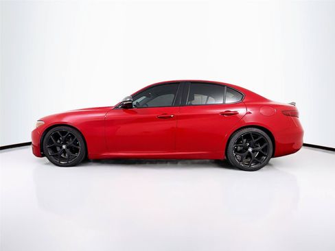 Used 2019 Alfa Romeo Giulia w/ Nero Edizione RWD image 11
