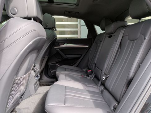 Used 2022 Audi Q5 2.0T Prestige w/ Prestige Package image 32