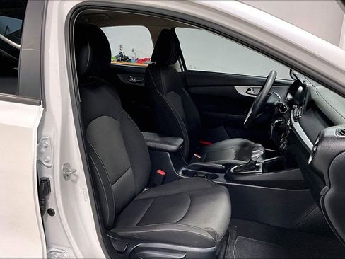 Used 2024 Kia Forte LXS image 10
