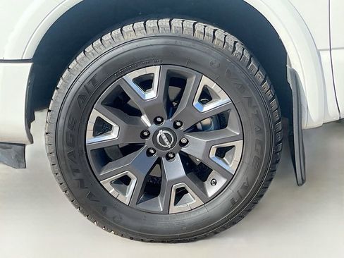 Used 2024 Nissan Titan Platinum Reserve w/ Moonroof Package AWD/4WD image 33