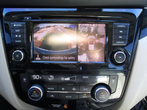 Used 2019 Nissan Rogue Sport SL image 23