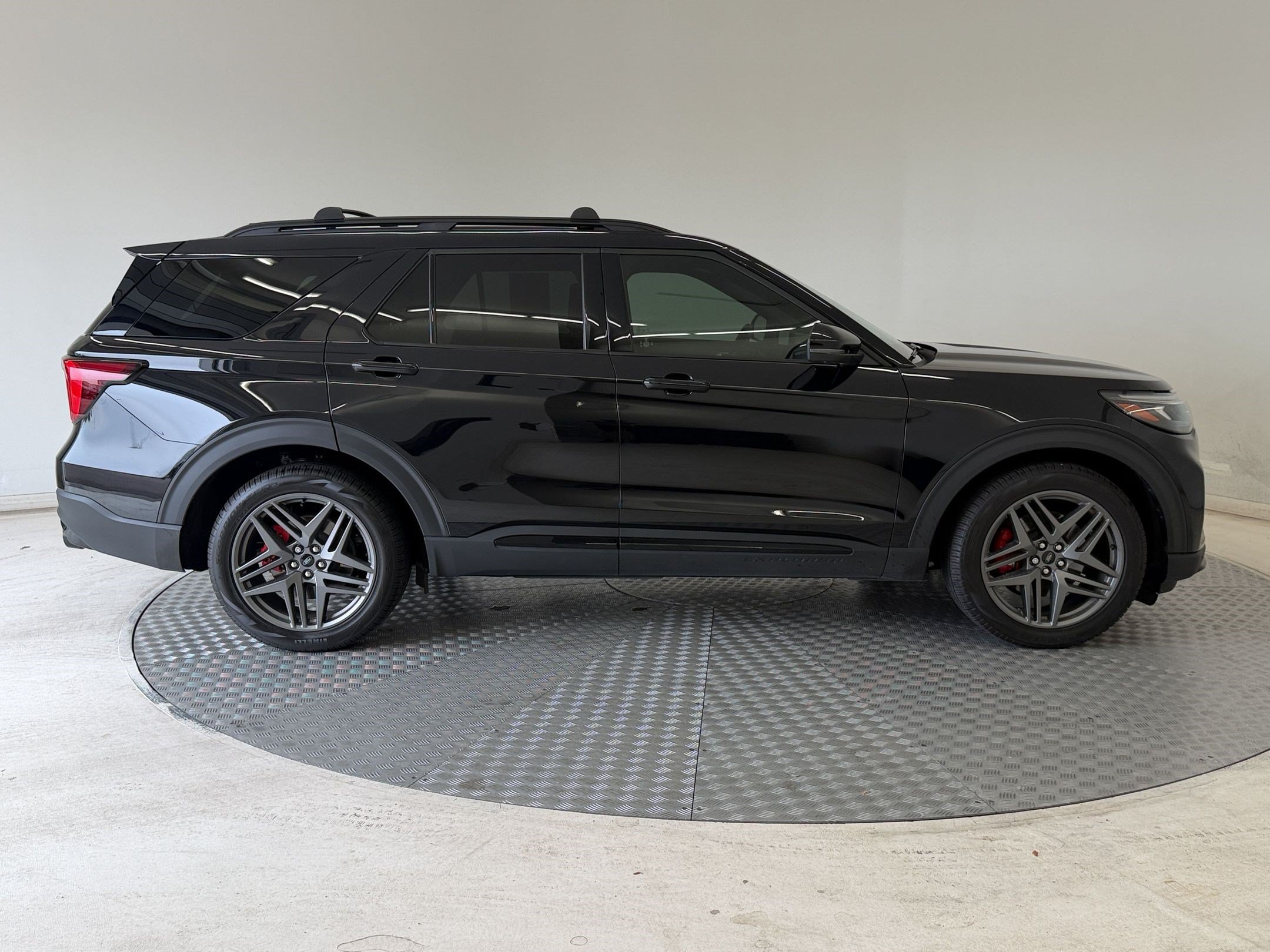 Used 2026 Ford Explorer ST w/ Sun And Sound Package AWD/4WD image 8