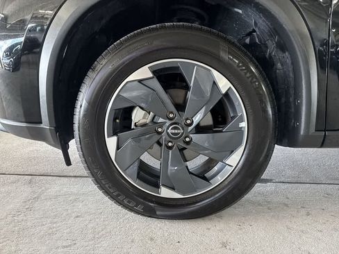Used 2025 Nissan Rogue SV AWD/4WD image 10
