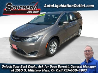 Used 2018 Chrysler Pacifica Touring-L w/ Premium Audio Group